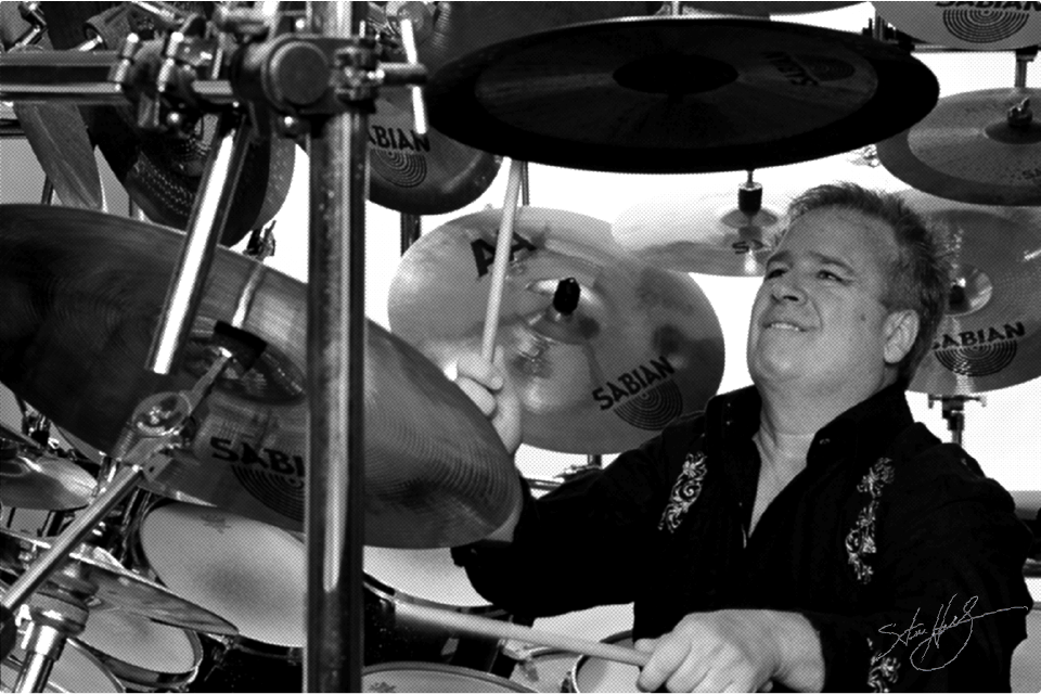 The Ottawa Drum Teacher, Steve Hollingworth is a world class drummer with decades of professional experience.